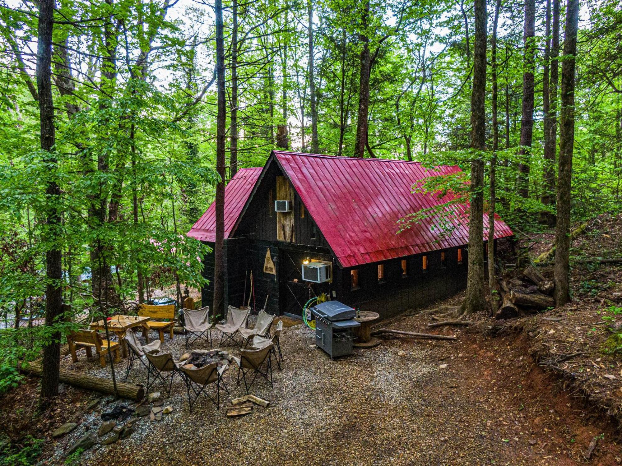Bear Creek Lodge: Riverside Retreat near Downtown Helen Exterior photo