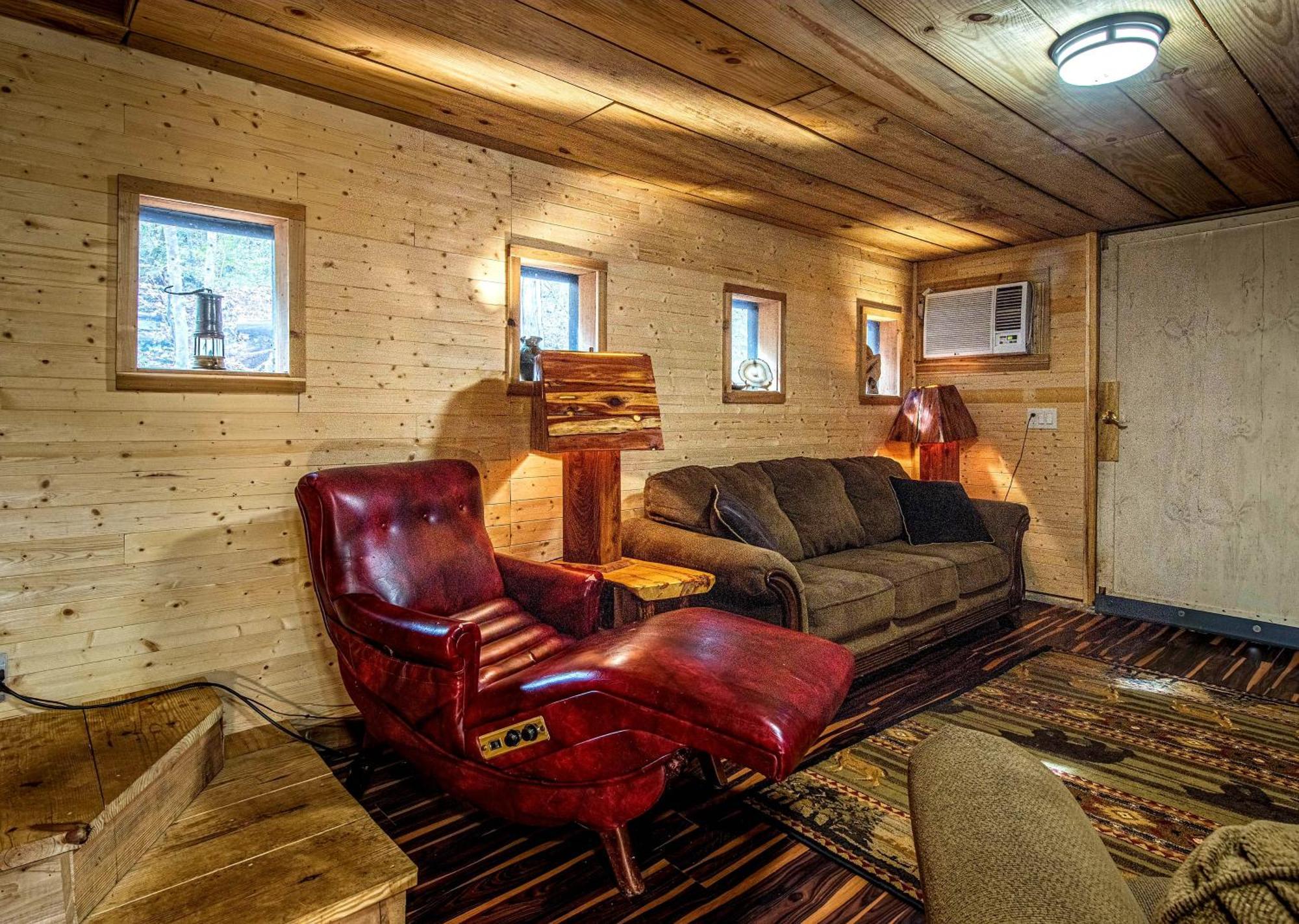 Bear Creek Lodge: Riverside Retreat near Downtown Helen Exterior photo