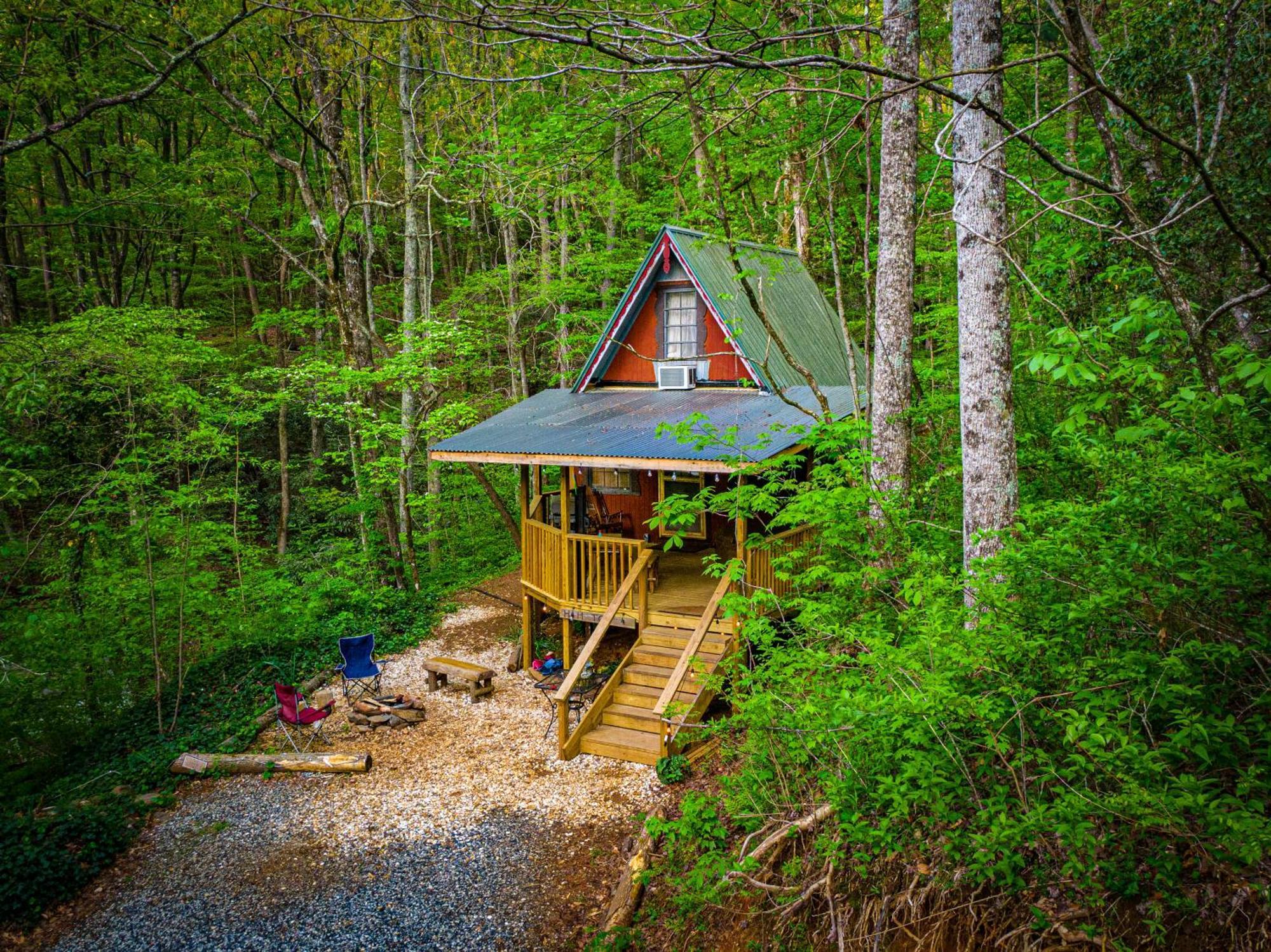 Bear Creek Lodge: Riverside Retreat near Downtown Helen Exterior photo