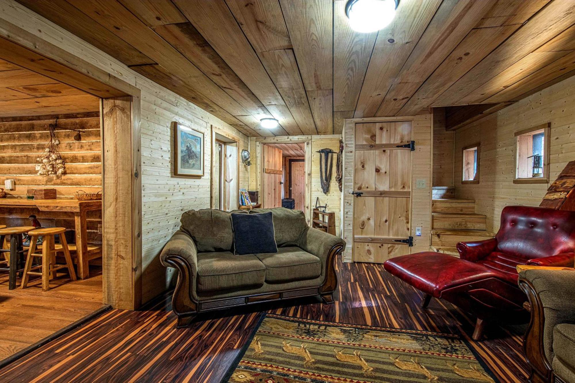 Bear Creek Lodge: Riverside Retreat near Downtown Helen Exterior photo