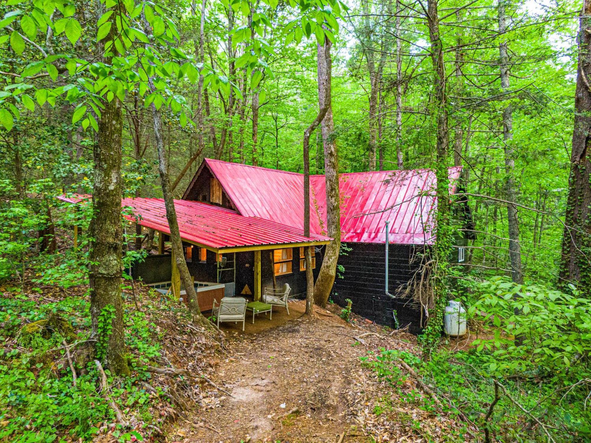 Bear Creek Lodge: Riverside Retreat near Downtown Helen Exterior photo